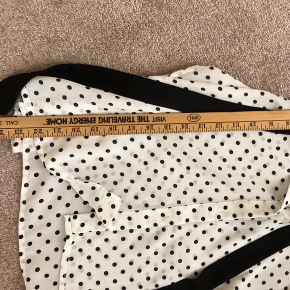 Polka dot sleeveless blouse - Picture 3 of 6